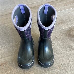 Bogs Purple and Black Floral Winter Boots, size 2